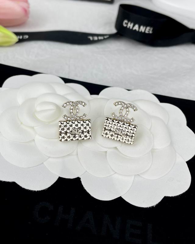 CHANEL Earring