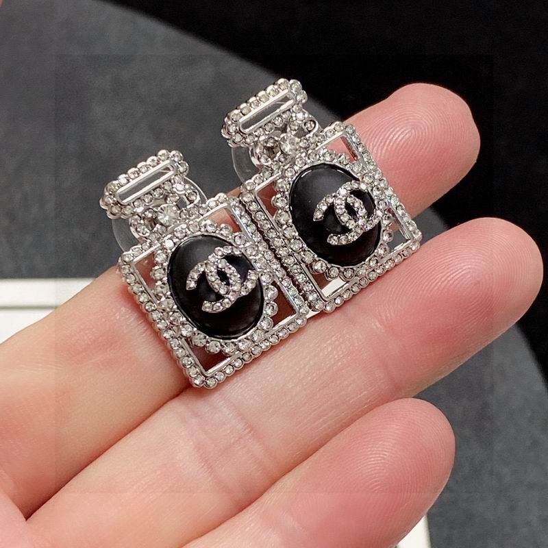 CHANEL Earring