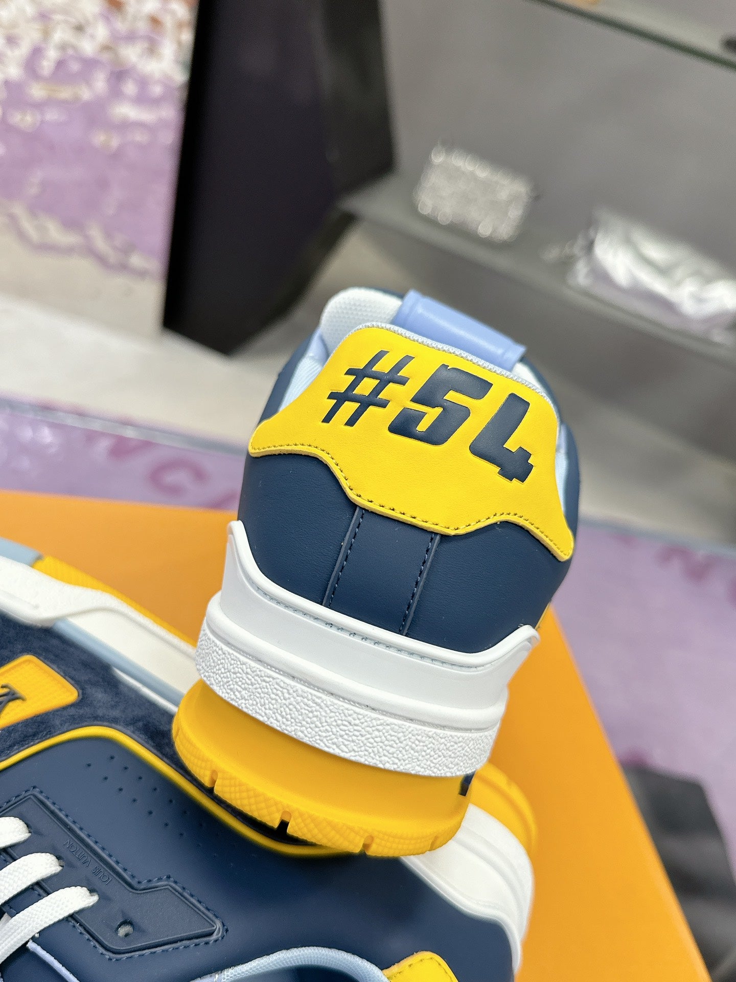 Louis Vuitton hits! trainer shoes