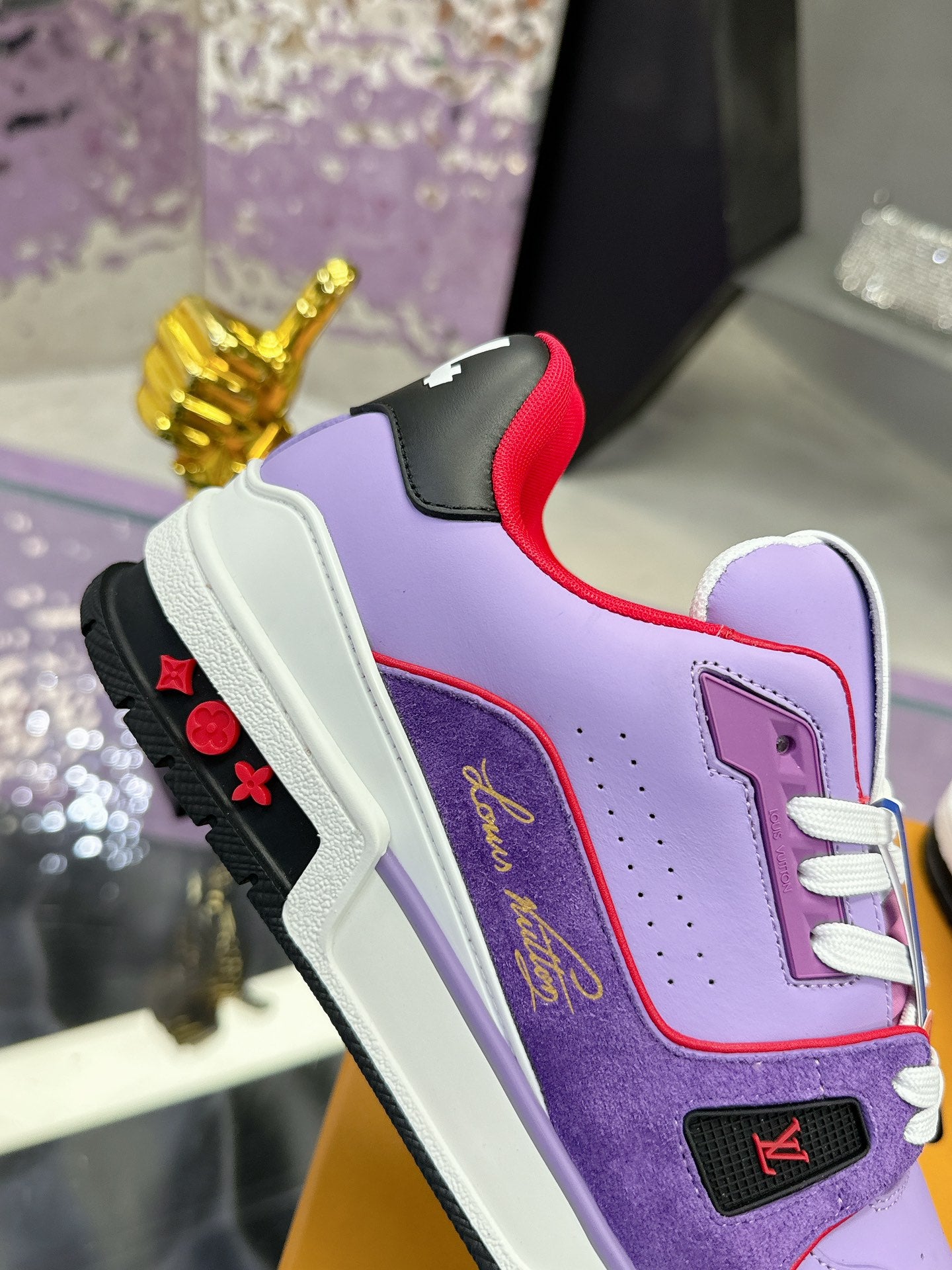 Louis Vuitton hits! trainer shoes