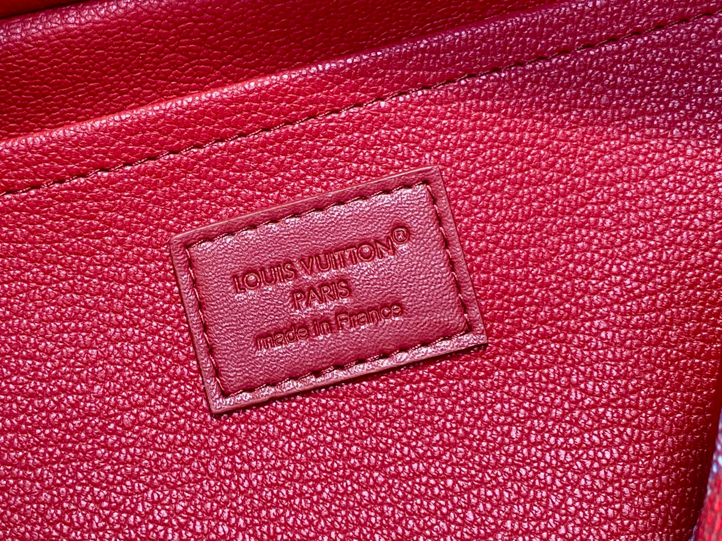 LOUIS VUITTON LOCKER DOPP KIT M36903