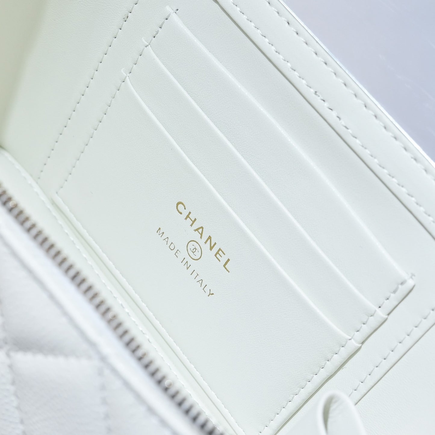 Chanel makeup bag 23p