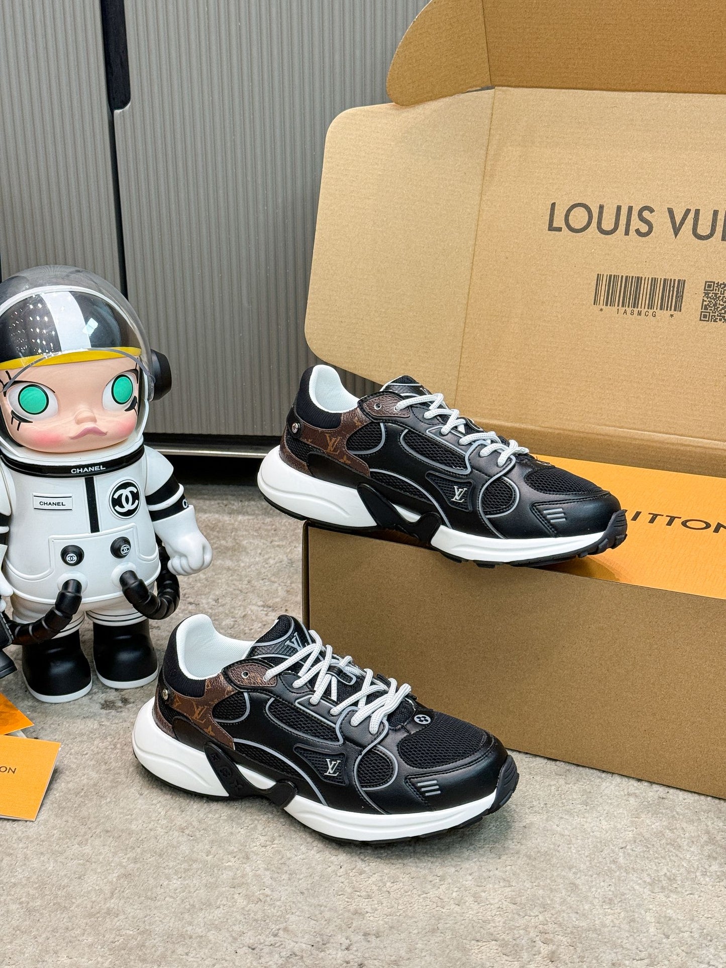 LOUIS VUITTON Olympia sneaker