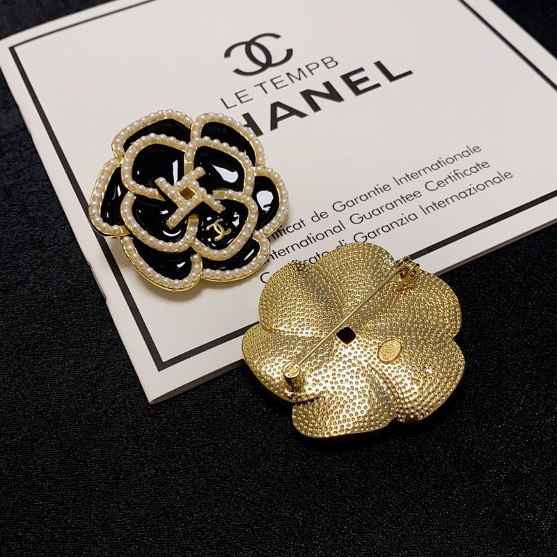 C.H.A.N.E.L Brooch 3