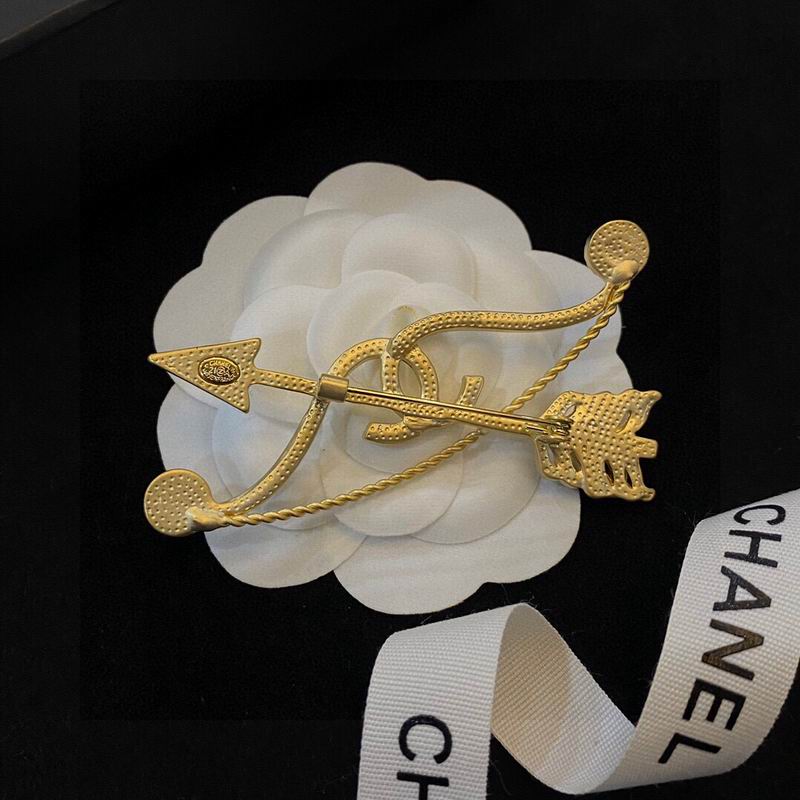 C.H.A.N.E.L Brooch 4