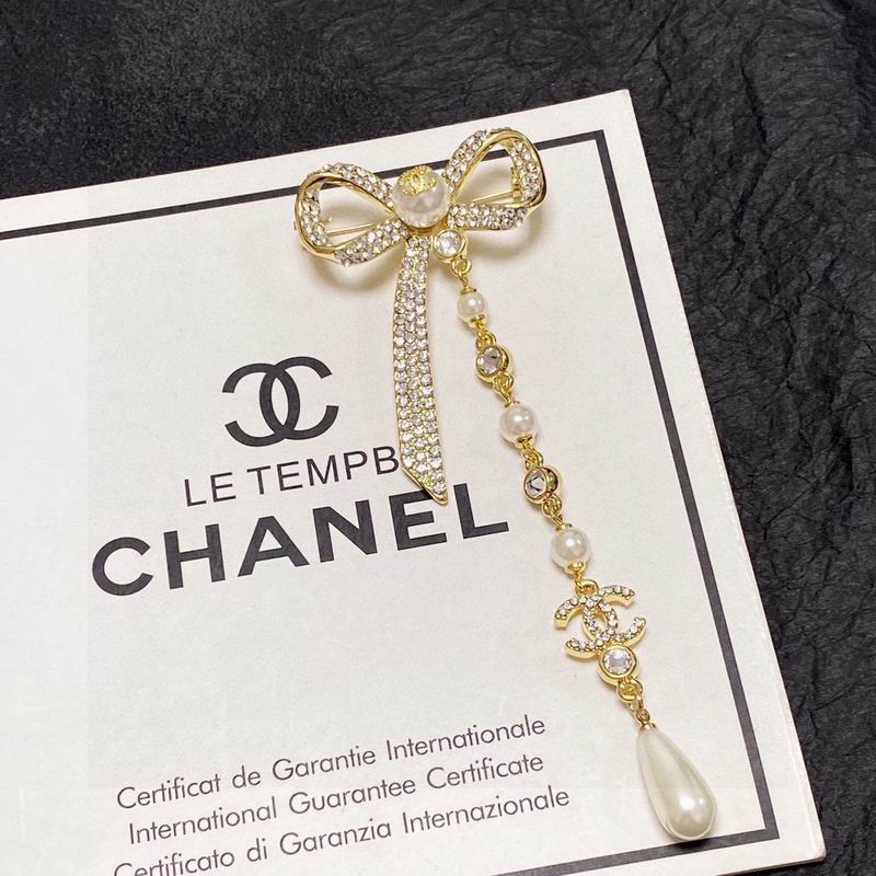 C.H.A.N.E.L Brooch 6