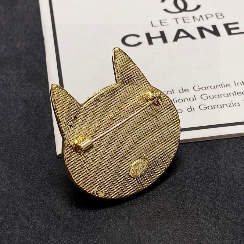 C.H.A.N.E.L Brooch 78