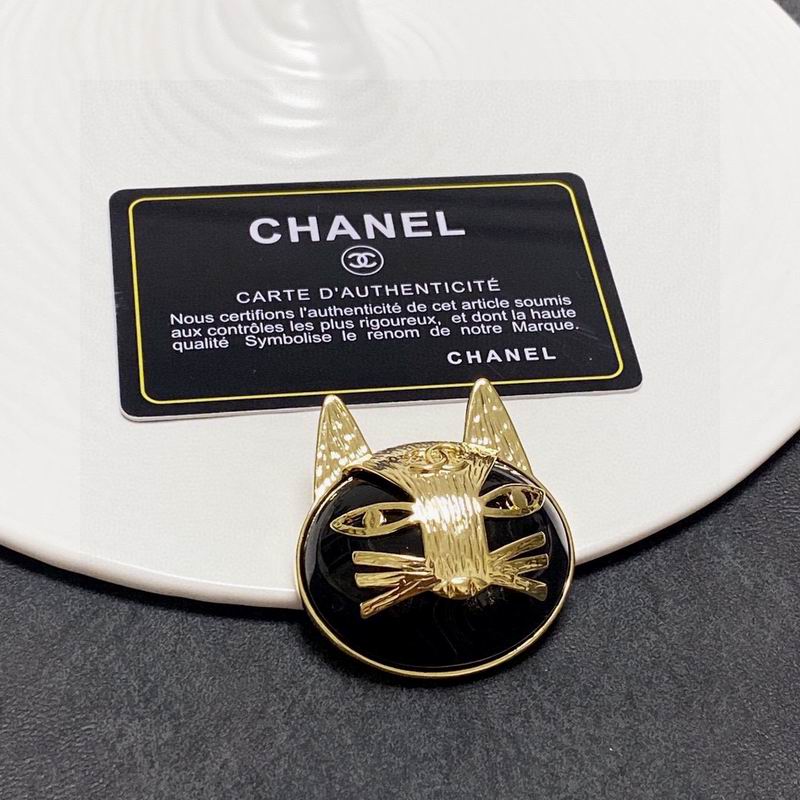 C.H.A.N.E.L Brooch 78