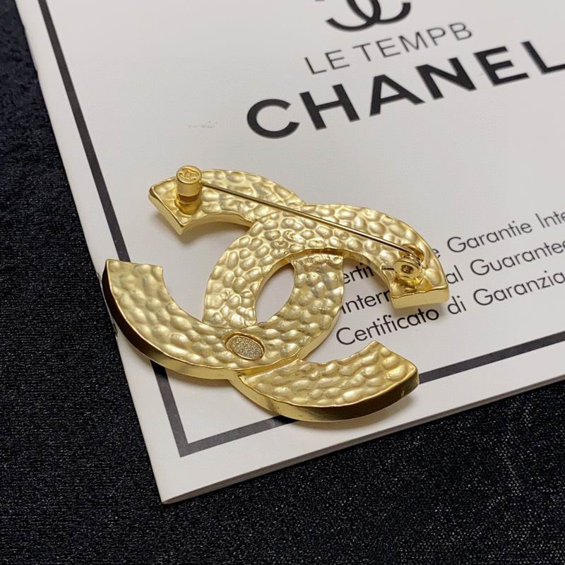 C.H.A.N.E.L Brooch 8