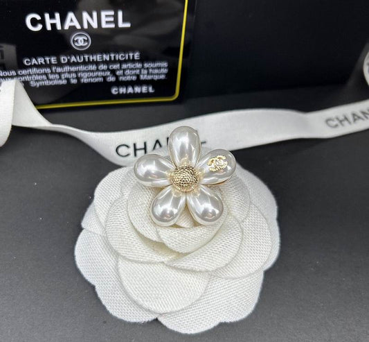 C.H.A.N.E.L Brooch 84