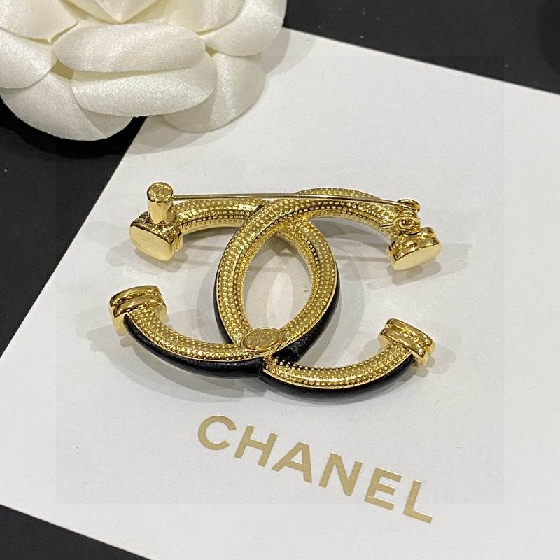 C.H.A.N.E.L Brooch 87