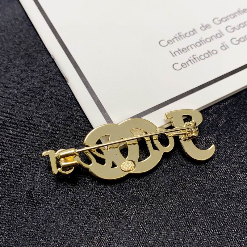 C.H.A.N.E.L Brooch 88