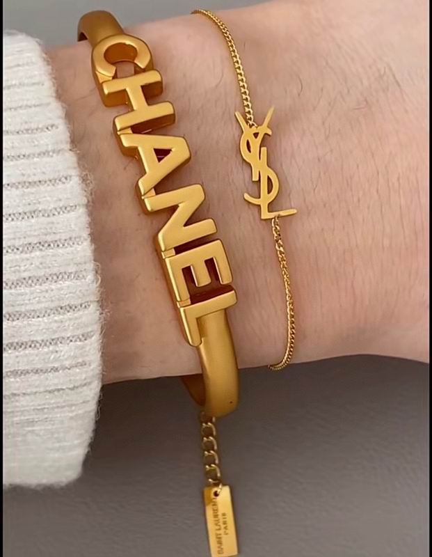 C.H.A.N.E.L Bracelet 22