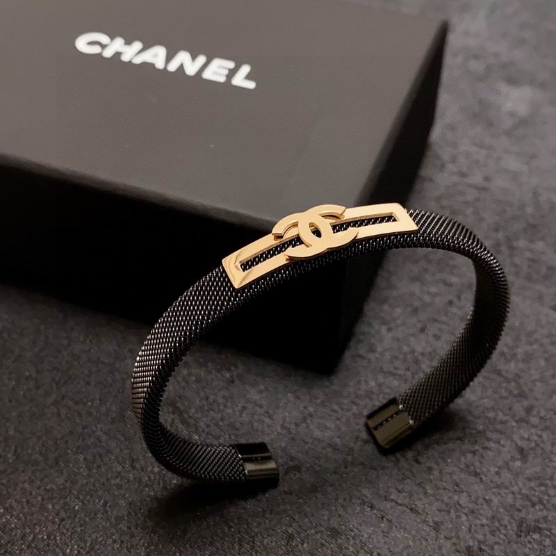 C.H.A.N.E.L Bracelet 37