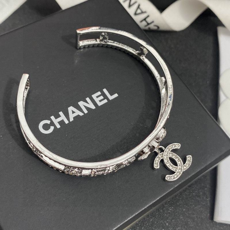 C.H.A.N.E.L Bracelet 39