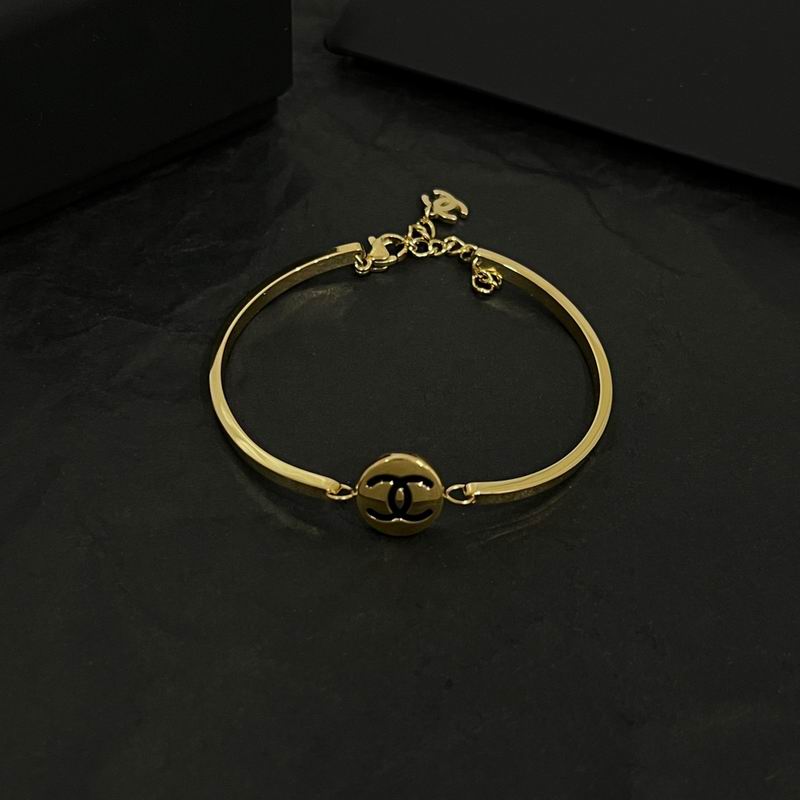 C.H.A.N.E.L Bracelet 45