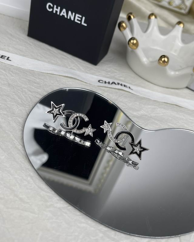 CHANEL Earring