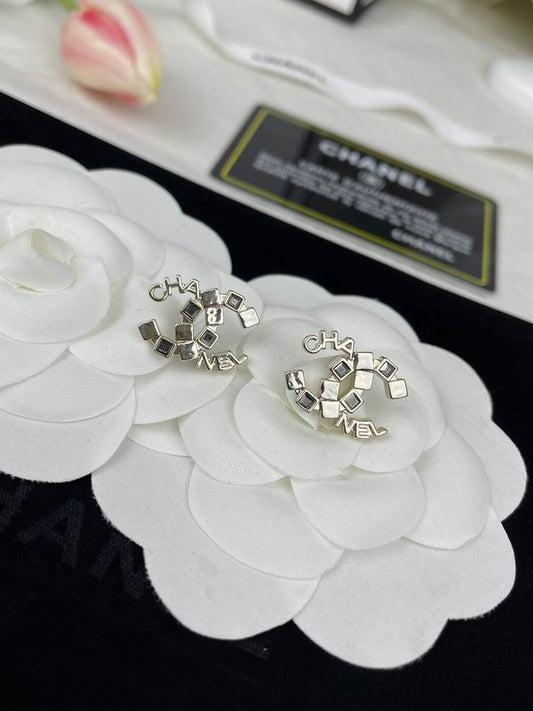 CHANEL Earring