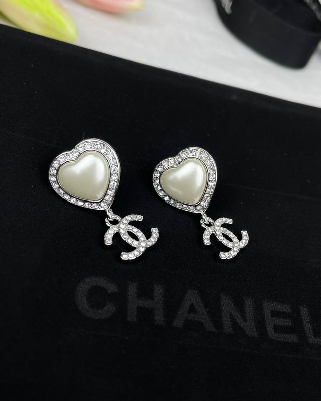 CHANEL Earring