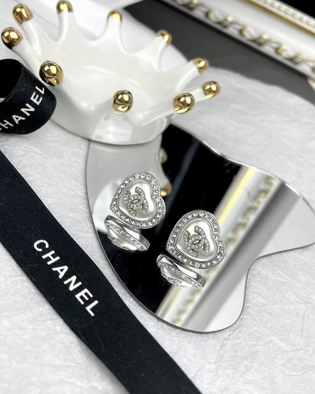 CHANEL Earring