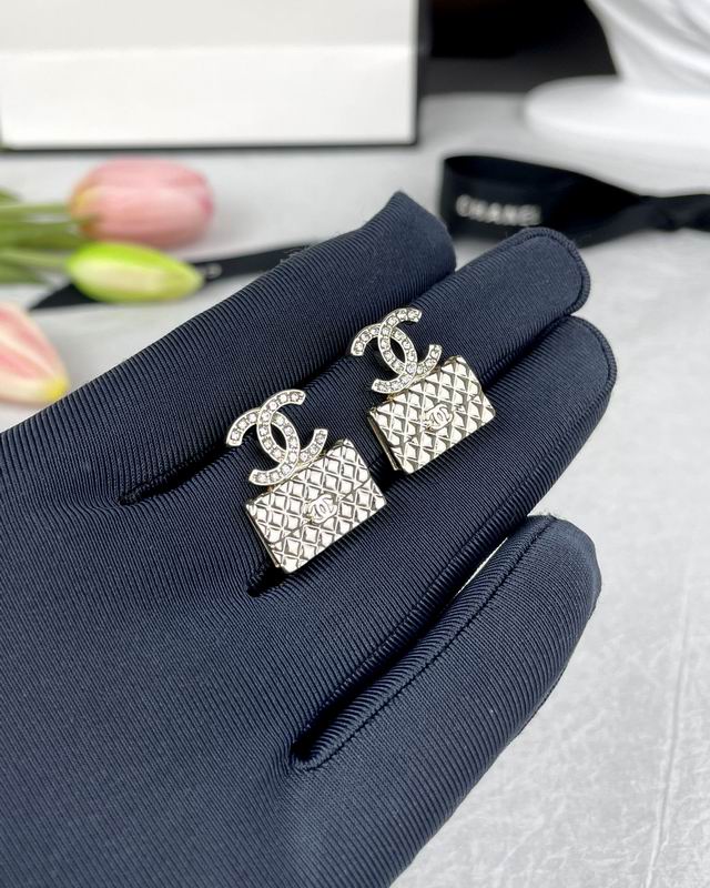 CHANEL Earring