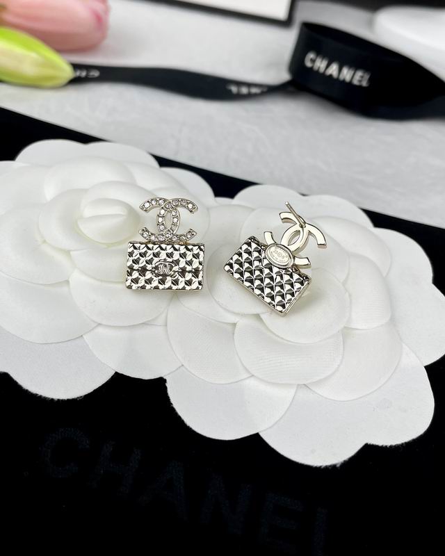 CHANEL Earring
