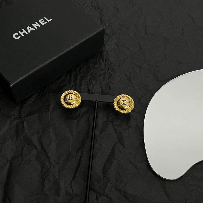 CHANEL Earring