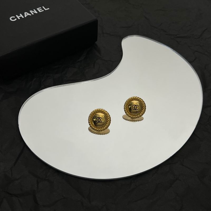 CHANEL Earring