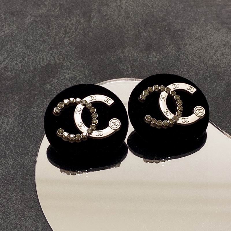 CHANEL Earring