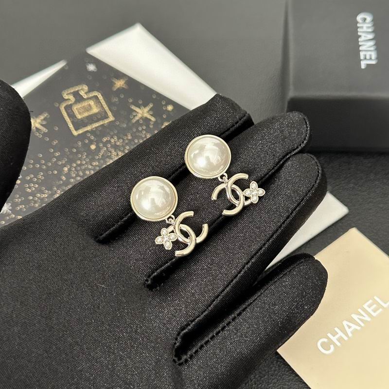 CHANEL Earring