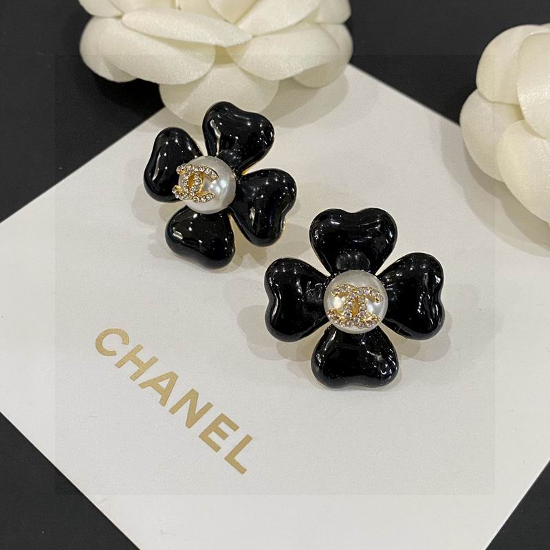CHANEL Earring