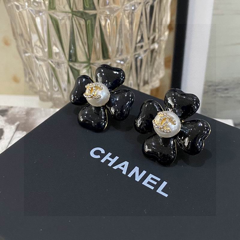 CHANEL Earring