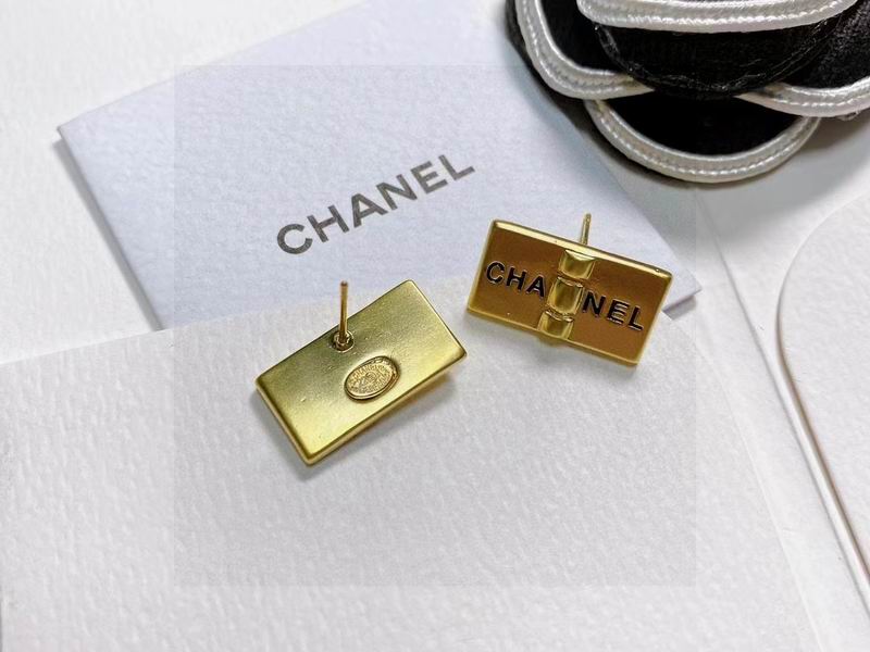 CHANEL Earring