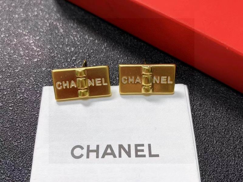CHANEL Earring