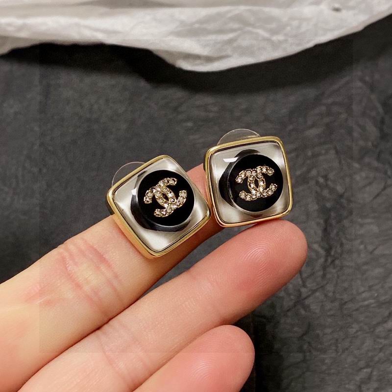 CHANEL Earring
