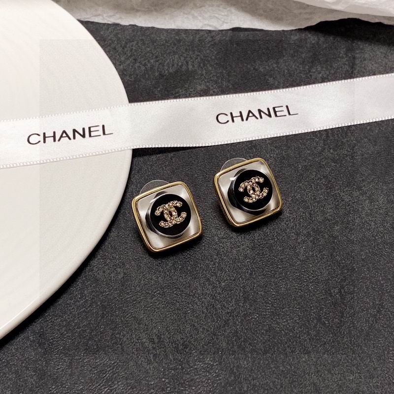 CHANEL Earring