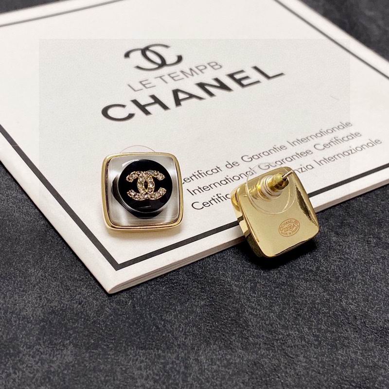 CHANEL Earring