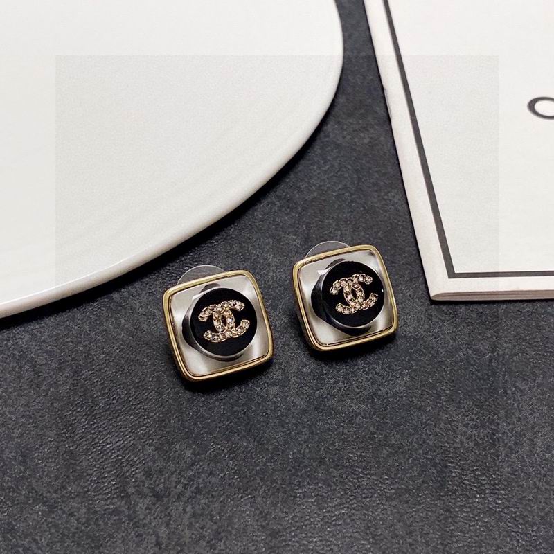 CHANEL Earring