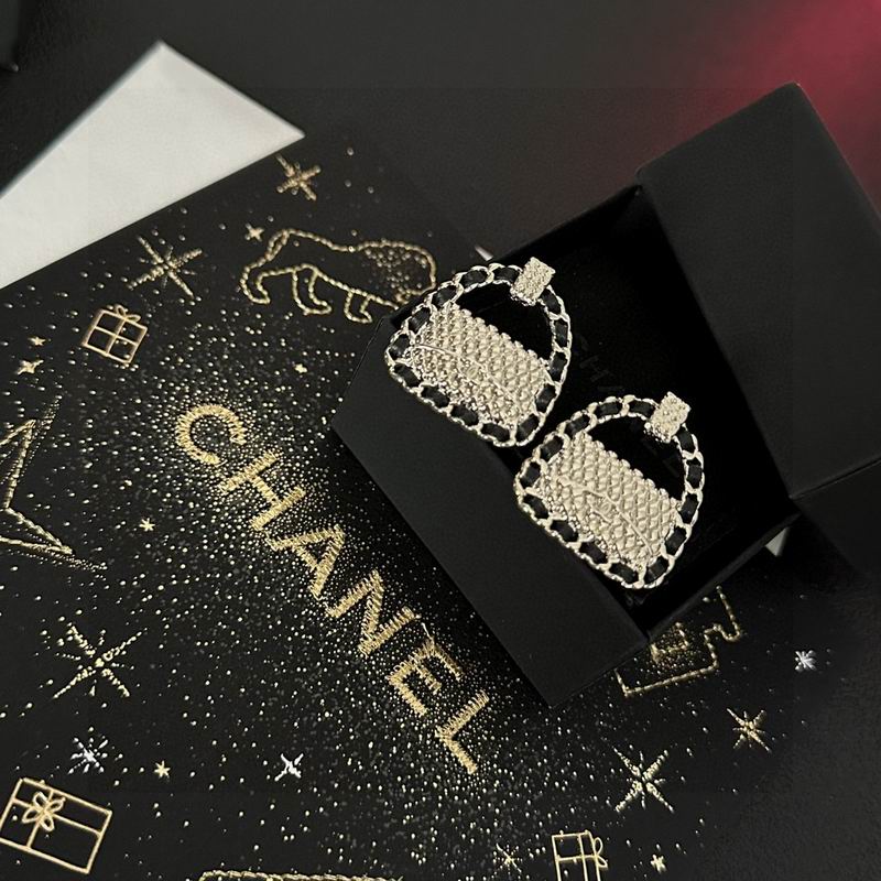 CHANEL Earring