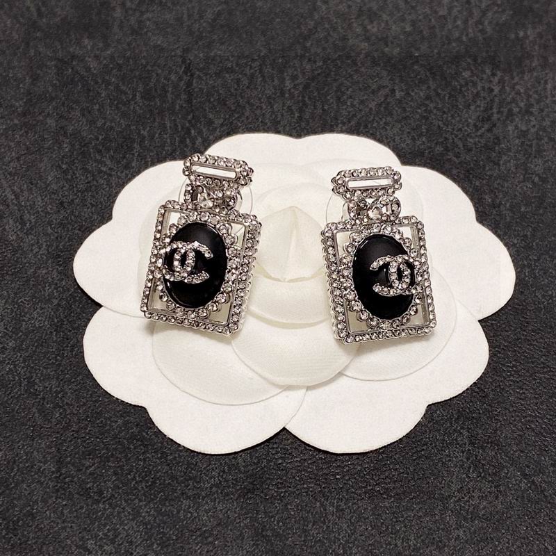 CHANEL Earring