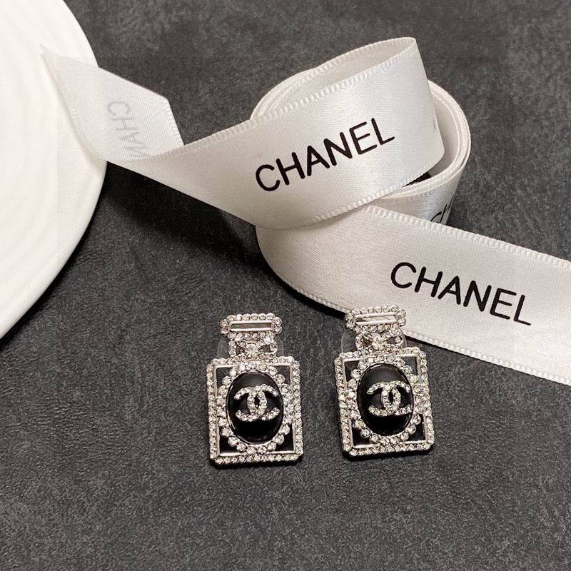 CHANEL Earring