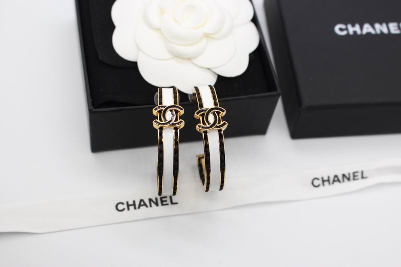 CHANEL Earring
