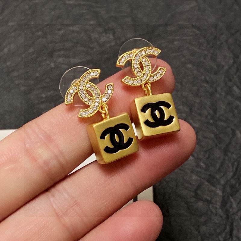 CHANEL Earring