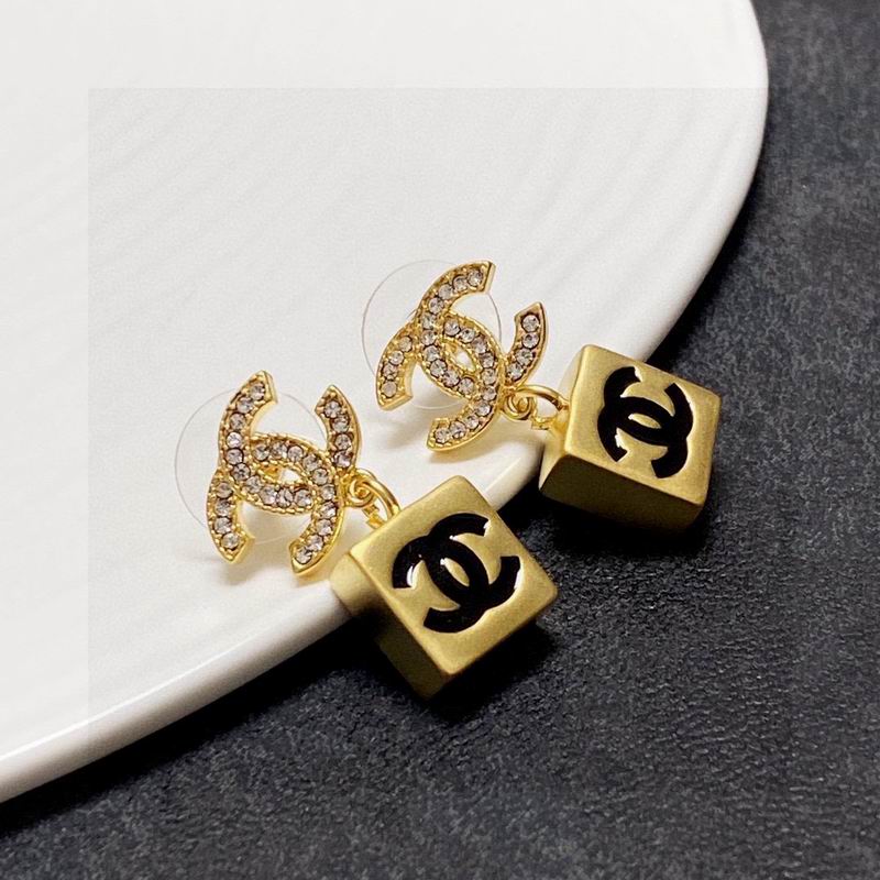 CHANEL Earring