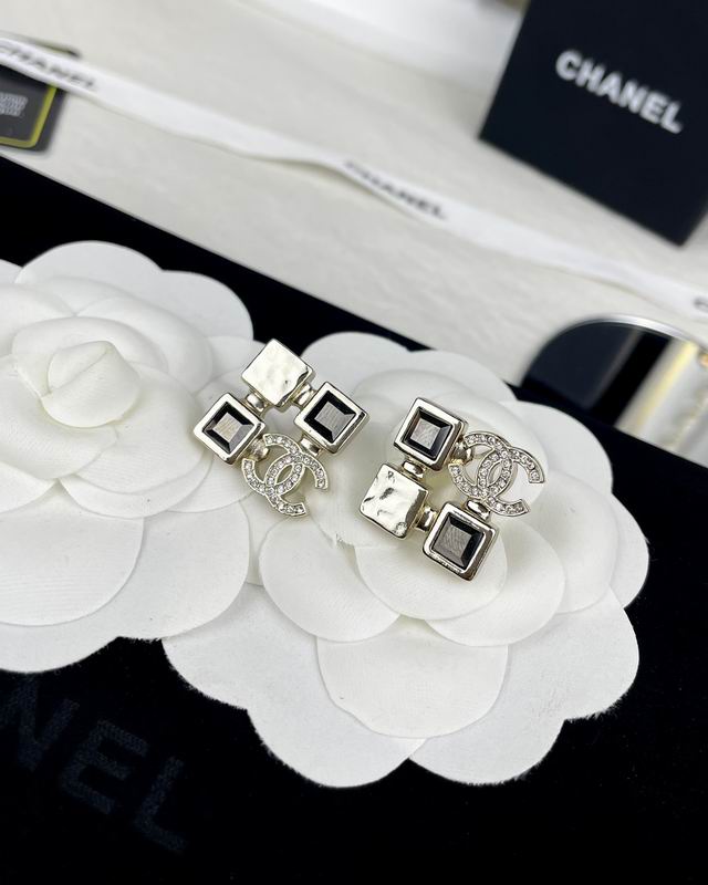CHANEL Earring