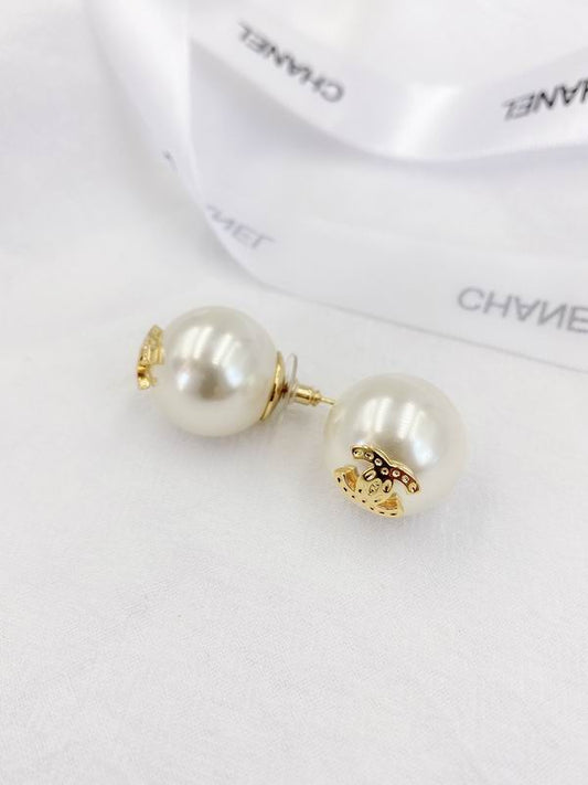 CHANEL Earring
