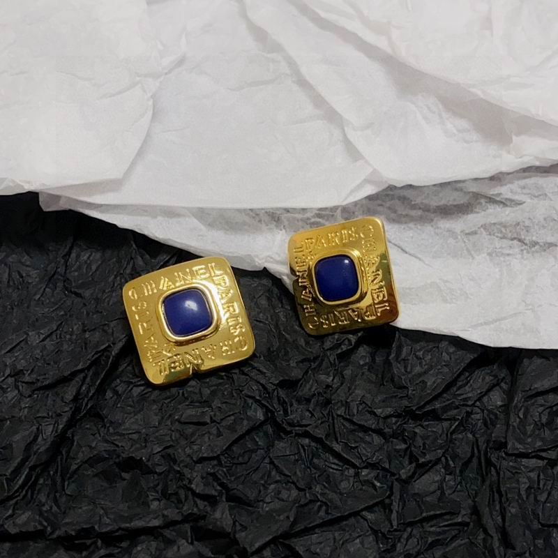 CHANEL Earring