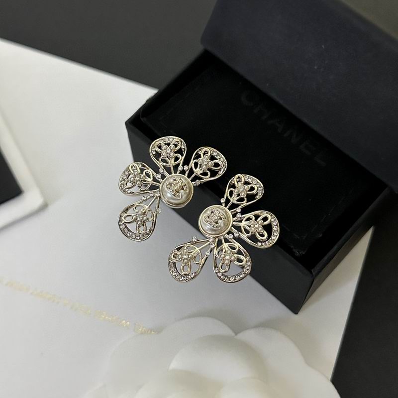 CHANEL Earring