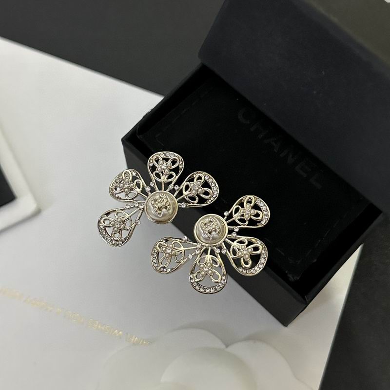 CHANEL Earring