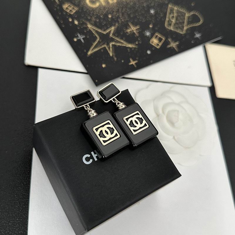 CHANEL Earring